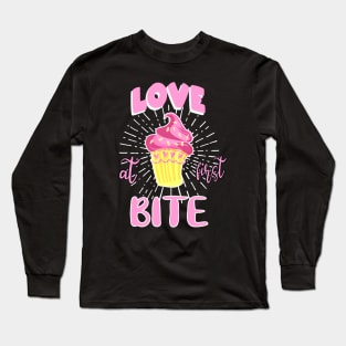 Love at first bite Cupcake Long Sleeve T-Shirt